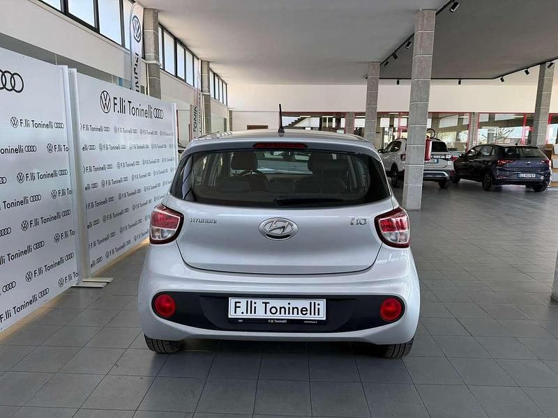 Usata Hyundai i10 Style 67 CV (49 kW) 2017 Argento Utilitaria