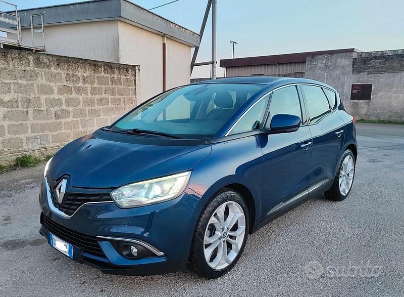 Usata Renault Scénic IV Business 110 CV (80 kW) 2018 Blu Monovolume