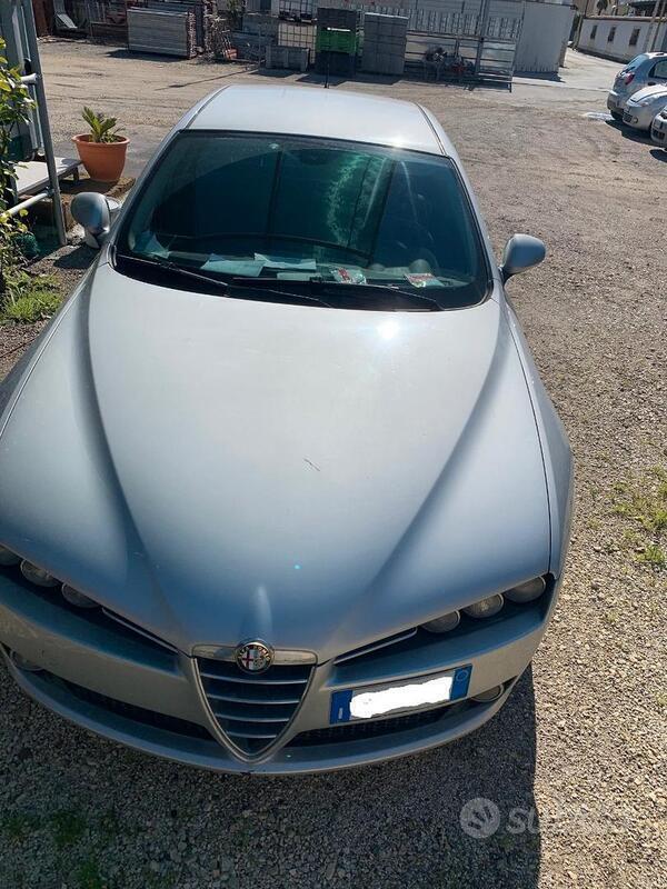 Usato 2006 Alfa Romeo 159 1.9 Diesel 120 CV (3.100 €)