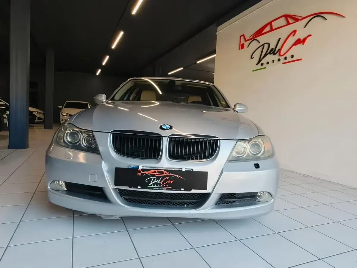 Usata BMW 320 163 CV (119 kW) 2005 Argento Berlina