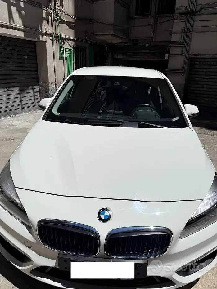 Usata BMW 218 Active Tourer Efficient Dynamics 150 CV (110 kW) 2015 Bianco Monovolume