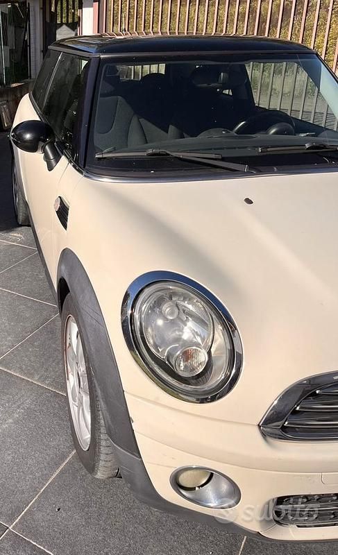 Usata Mini Cooper D 110 CV (80 kW) 2007 Bianco Utilitaria