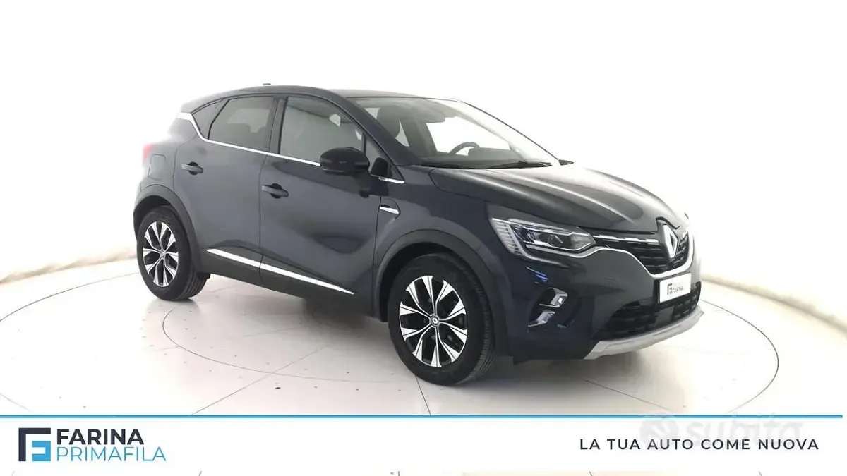 Usata Renault Captur Techno 101 CV (74 kW) 2024 Blu marine SUV