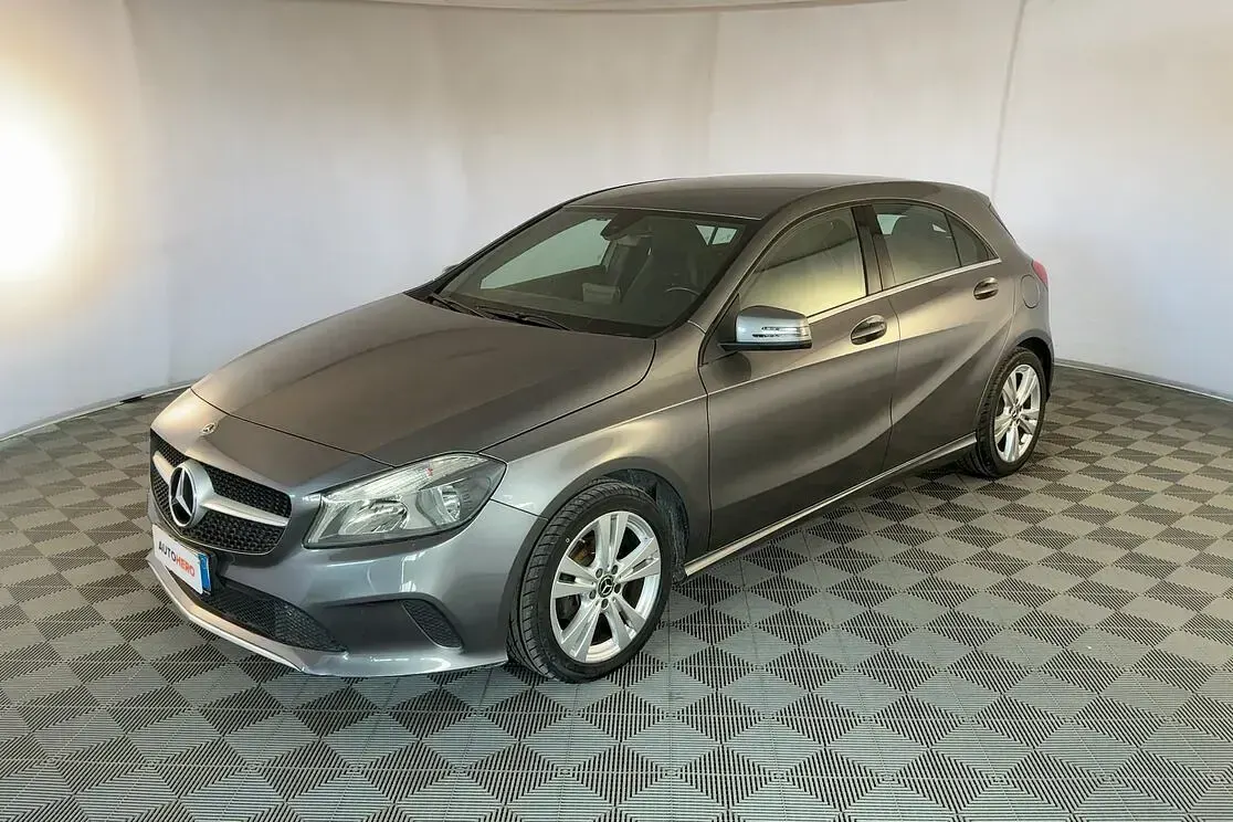 Usata Mercedes A160 90 CV (66 kW) 2017 Berlina