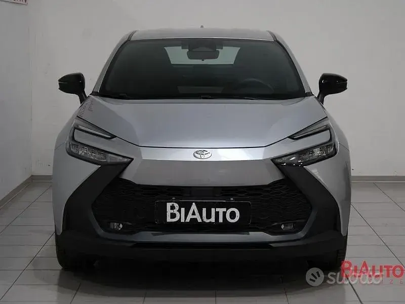 Nuova Toyota C-HR Active 98 CV (72 kW) 2025 Grigio SUV