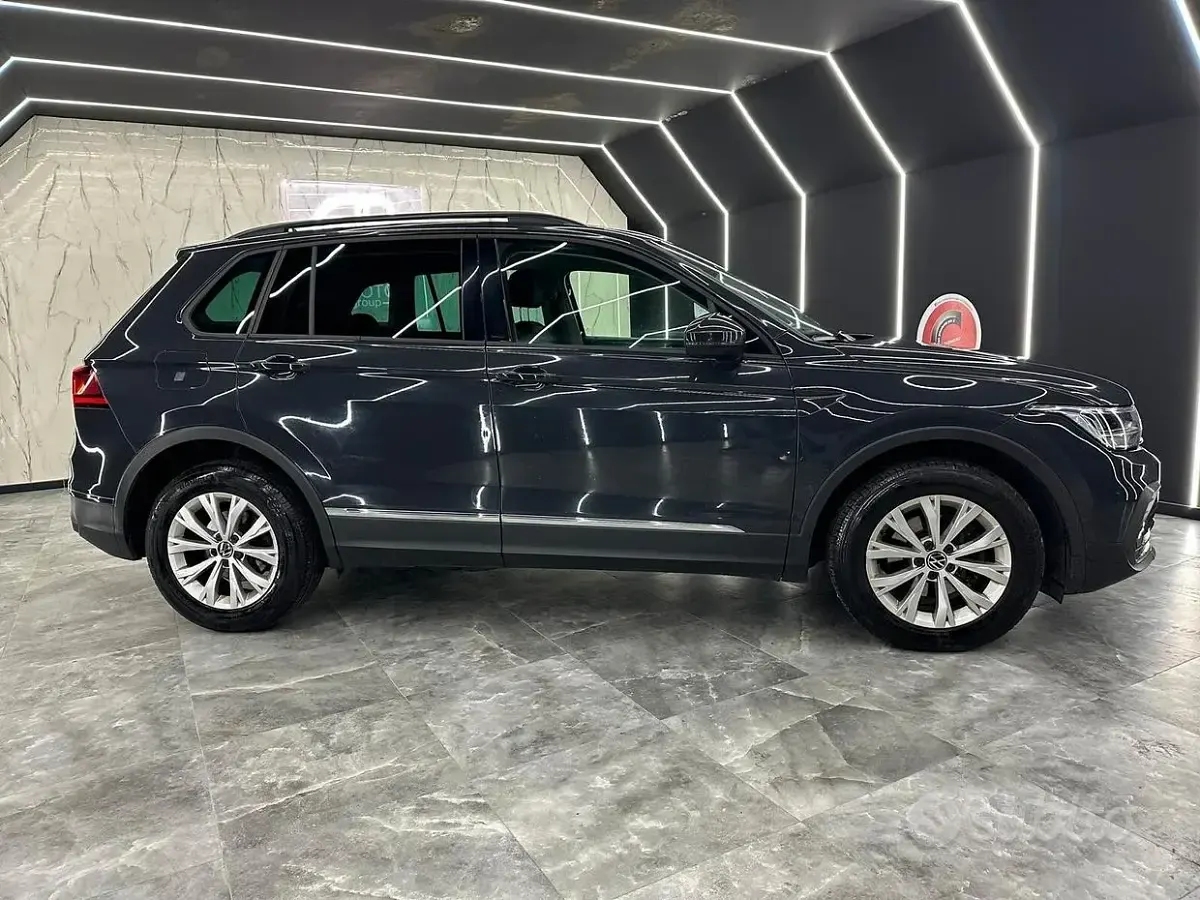 Usata VW Tiguan Elegance 150 CV (110 kW) 2023 Grigio SUV