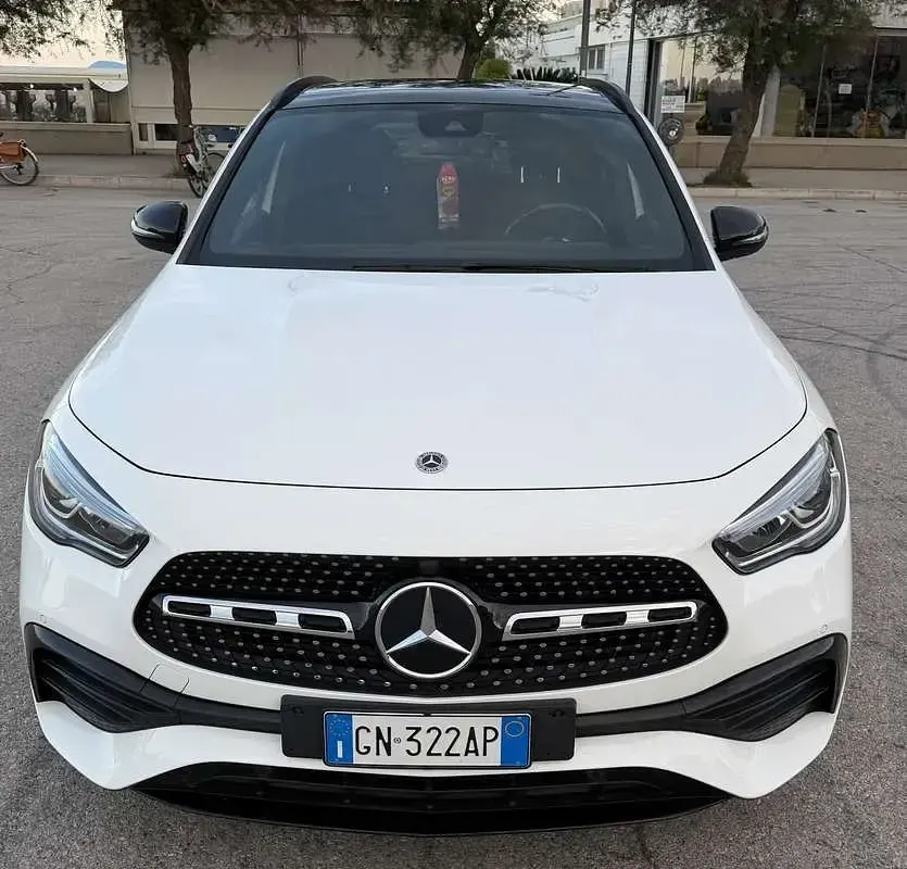 Usata Mercedes GLA200 Executive 150 CV (110 kW) 2023 Bianco SUV