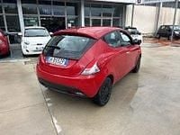Usata Lancia Ypsilon Silver 70 CV (51 kW) 2022 Rosso Utilitaria