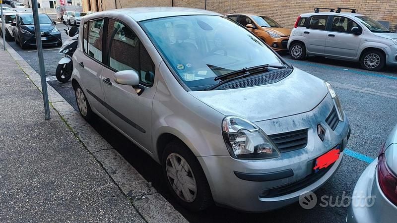 Grigio Usata 2006 Renault Modus Monovolume | 800 € (Super prezzo) - Immagine 1/4