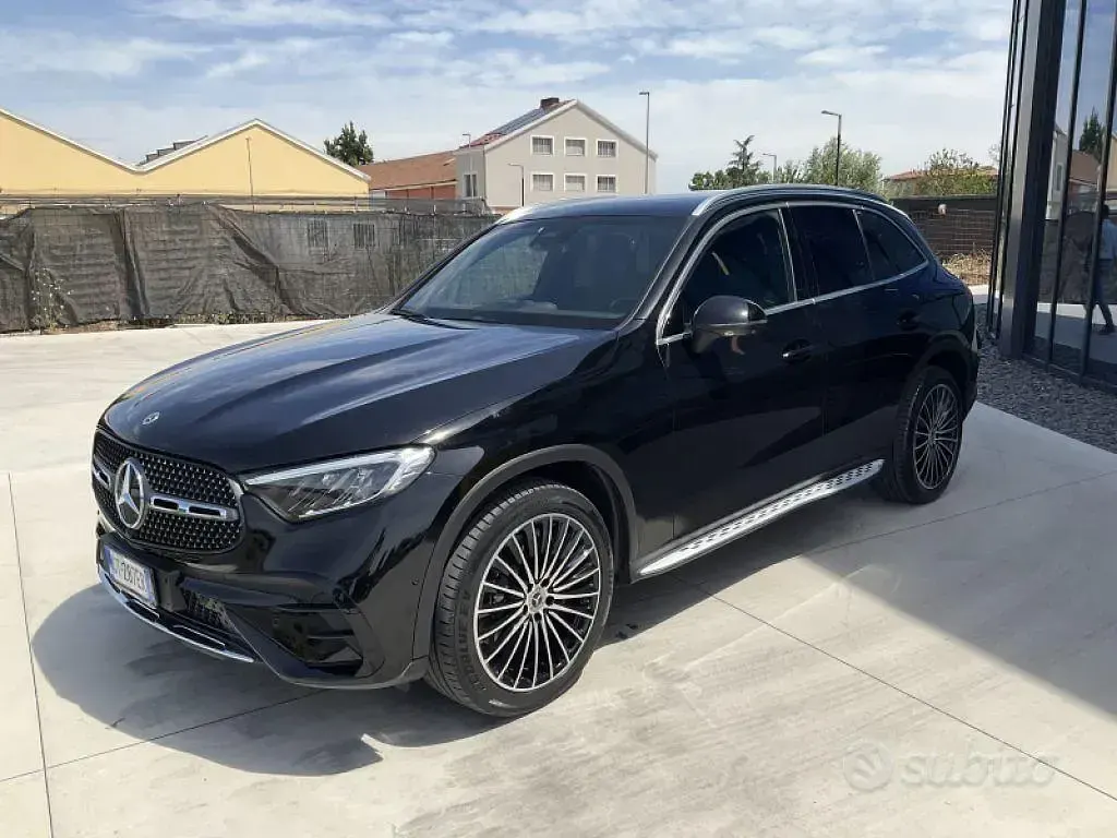 Usata Mercedes GLC220 AMG 197 CV (144 kW) 2023 Nero SUV