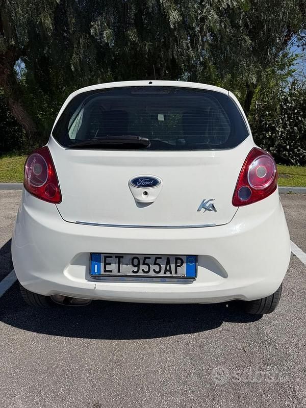 Usata Ford Ka 69 CV (50 kW) 2013 Bianco Utilitaria