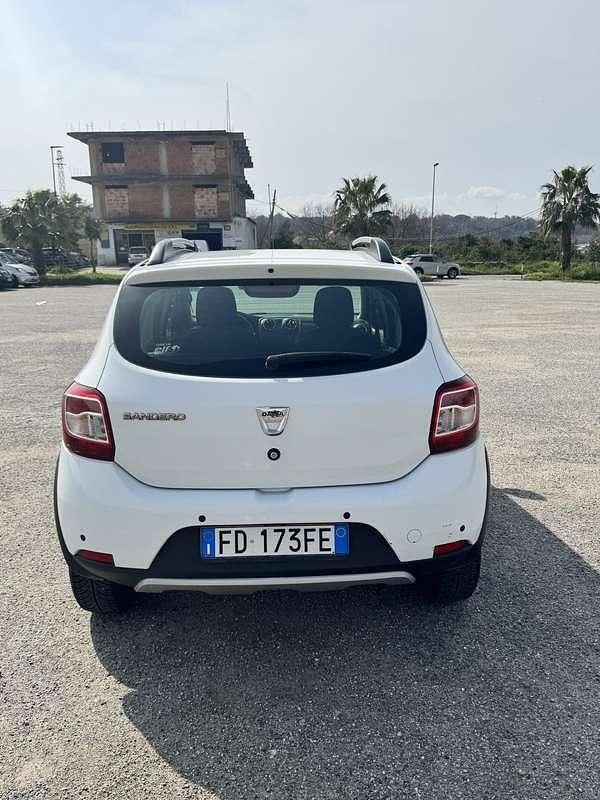 Usata Dacia Sandero Prestige 90 CV (66 kW) 2016 Berlina