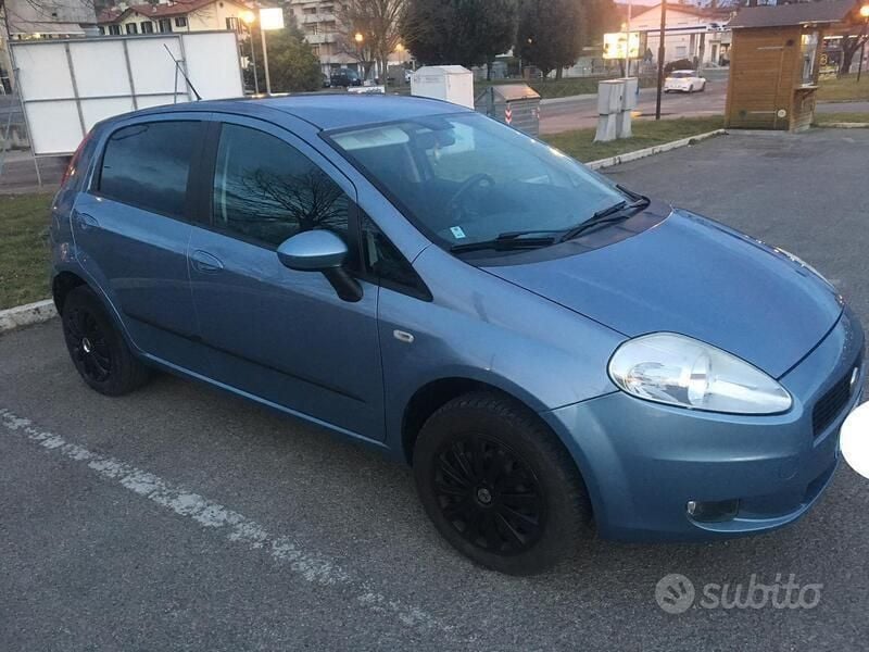 Usata Fiat Grande Punto Dynamic 77 CV (56 kW) 2009 Utilitaria