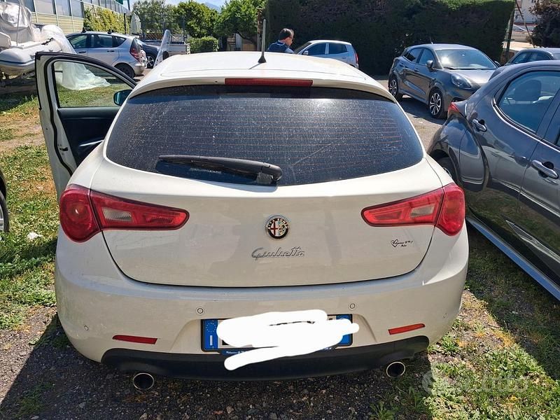 Usata Alfa Romeo Giulietta Quadrifoglio 2011 Bianco Utilitaria
