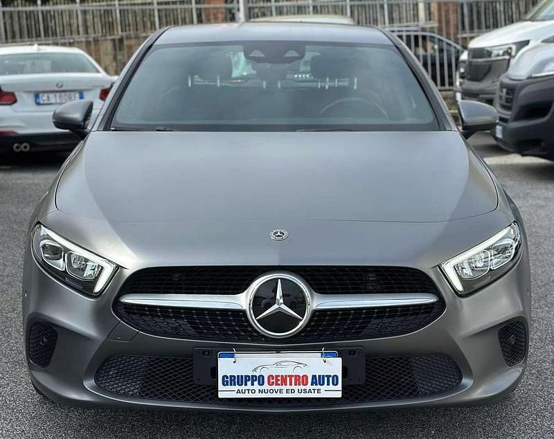 Usata Mercedes A180 Advanced 116 CV (85 kW) 2020 Grigio Berlina