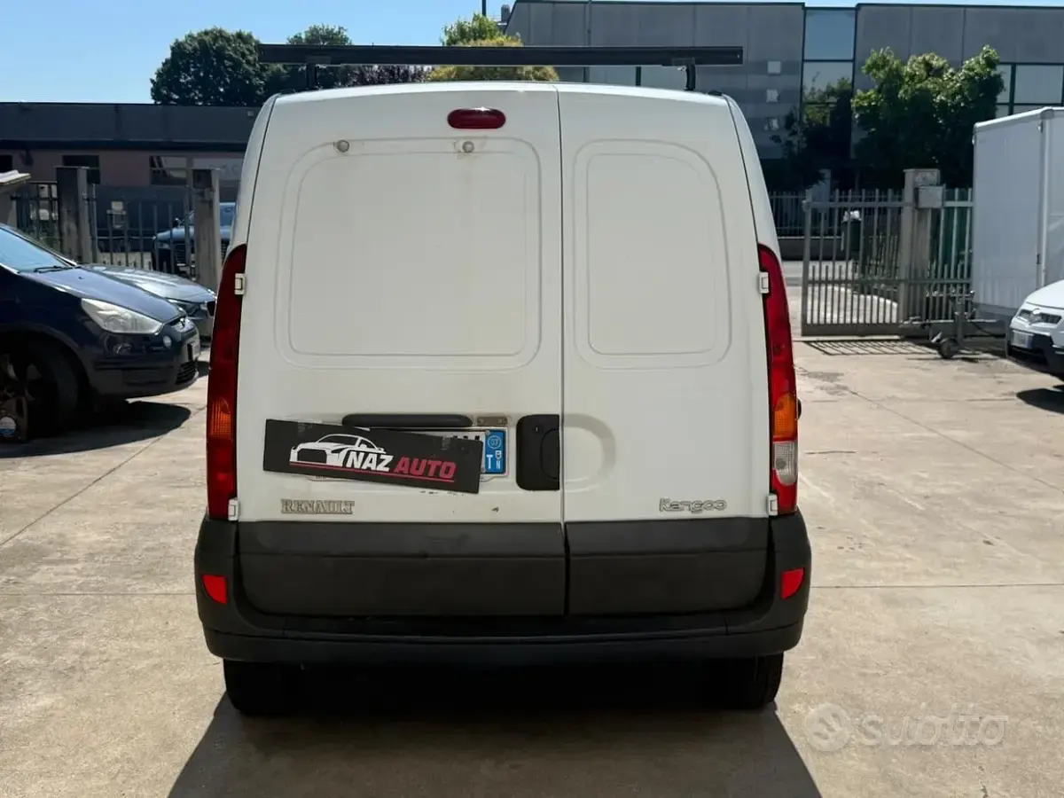 Usata Renault Kangoo 68 CV (50 kW) 2007 Bianco Monovolume