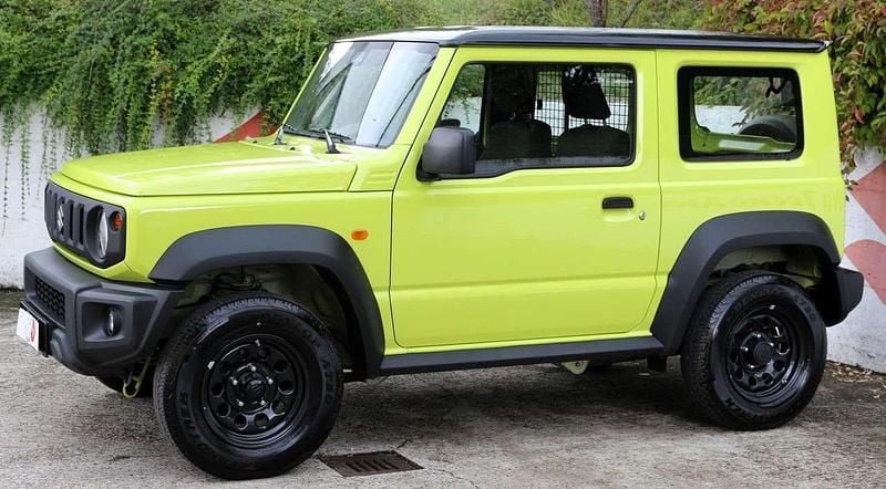 Second-hand Suzuki Jimny 102 CP (75 kW) 2022 Galben SUV