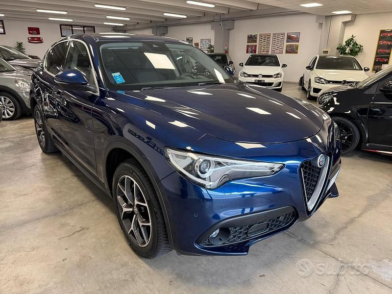 Blu Usata 2019 Alfa Romeo Stelvio SUV | 25.900 € (Buon prezzo) - Immagine 1/4