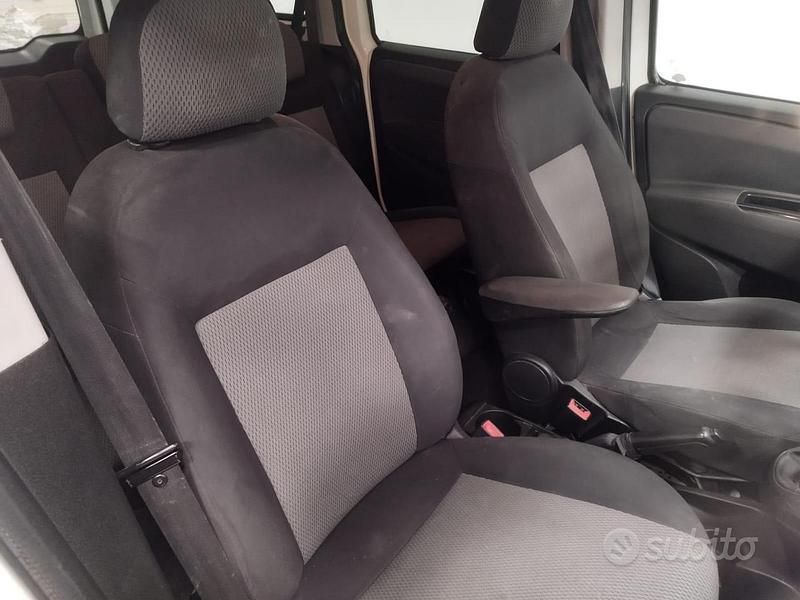Usata Fiat Doblò 105 CV (77 kW) 2013 Bianco Monovolume