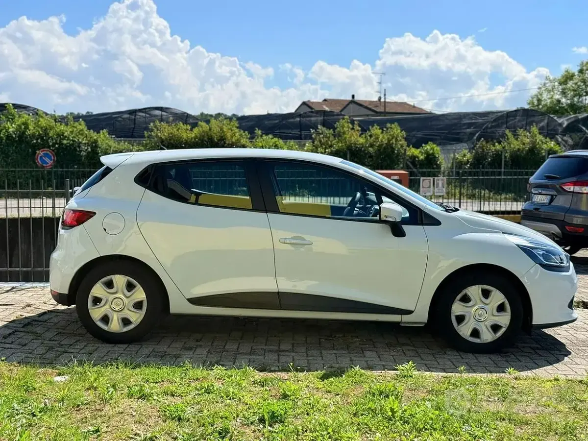 Usata Renault Clio IV 73 CV (53 kW) 2014 Bianco Berlina