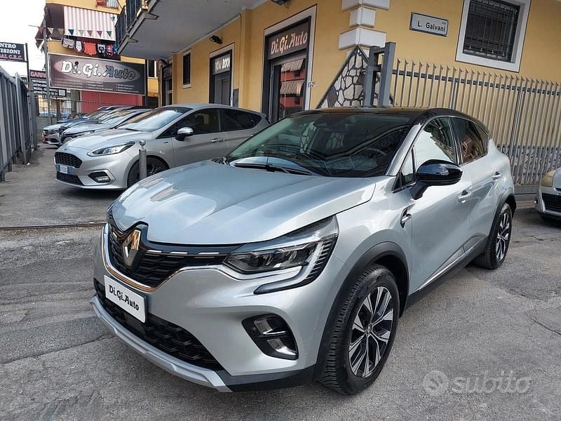 Usata Renault Captur Techno 91 CV (66 kW) 2023 Grigio SUV