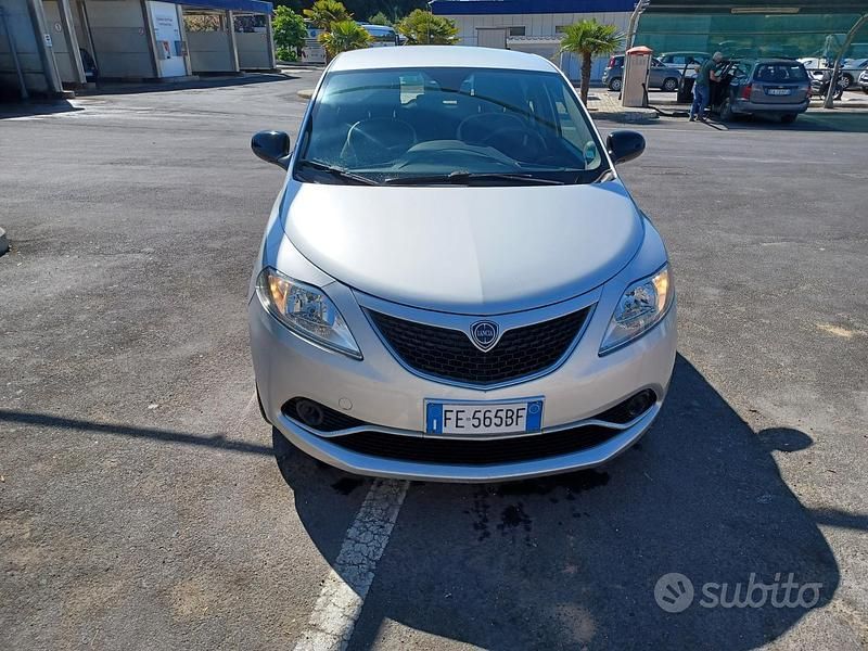 Usata Lancia Ypsilon 2016 Grigio Utilitaria