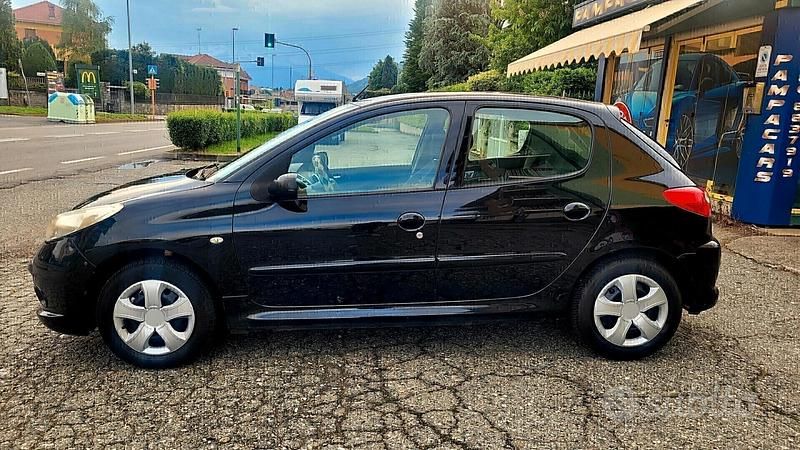 Usata Peugeot 206 60 CV (44 kW) 2011 Nero Berlina