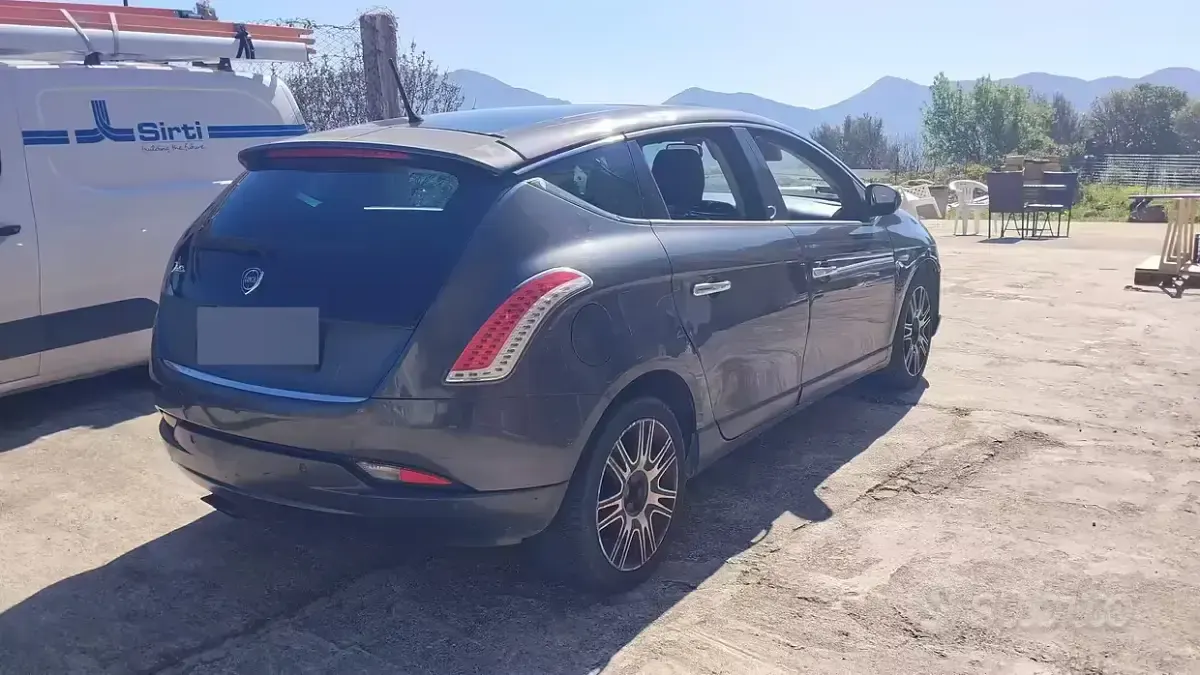 Usata Lancia Delta Gold 120 CV (88 kW) 2014 Utilitaria