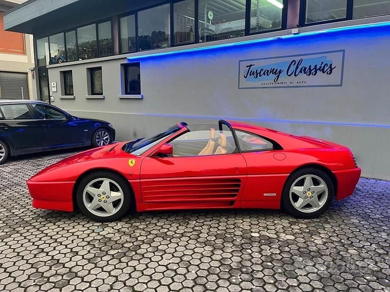 Usata Ferrari 348 300 CV (220 kW) 1992 Rosso Cabrio