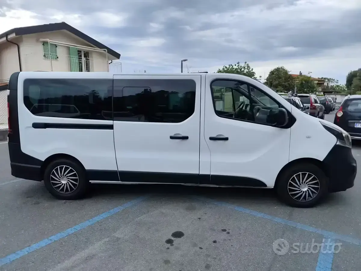 Usata Opel Vivaro 125 CV (91 kW) 2017 Bianco Monovolume