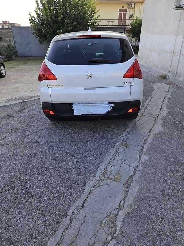 Usata Peugeot 3008 Allure 111 CV (81 kW) 2012 Monovolume