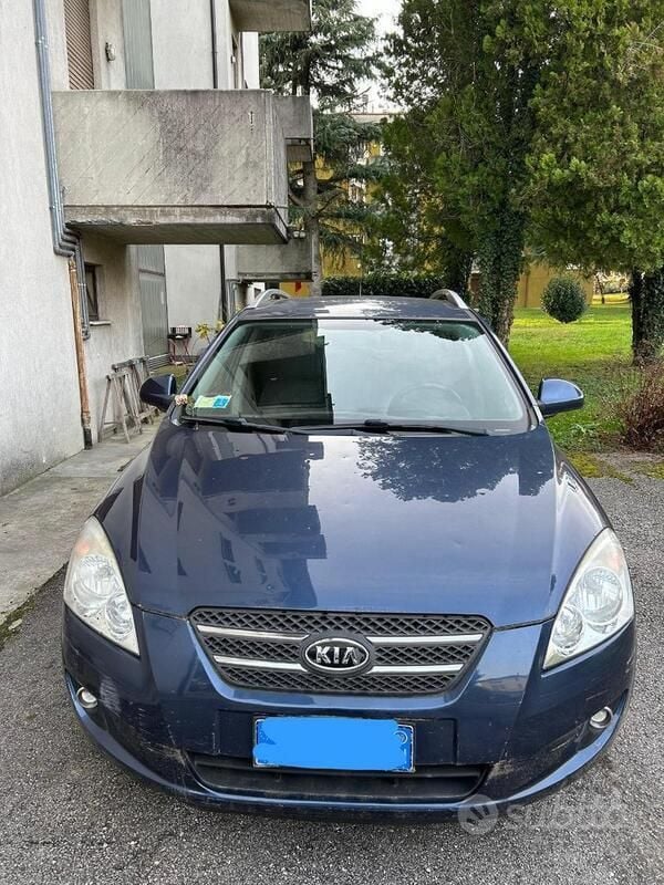 Usata Kia Ceed 2009 Blu Utilitaria