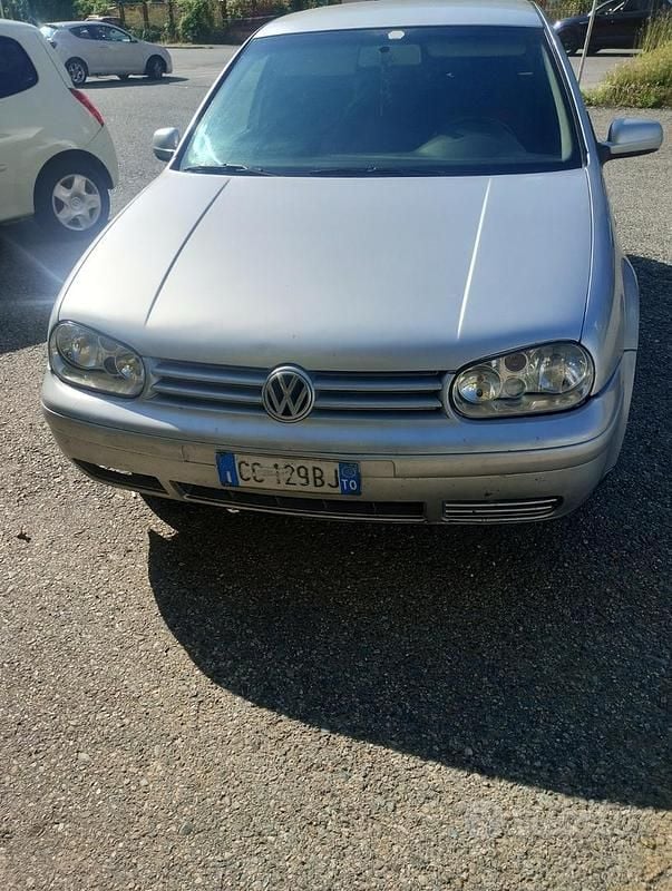 Usata VW Golf 101 CV (74 kW) 2002 Grigio Berlina