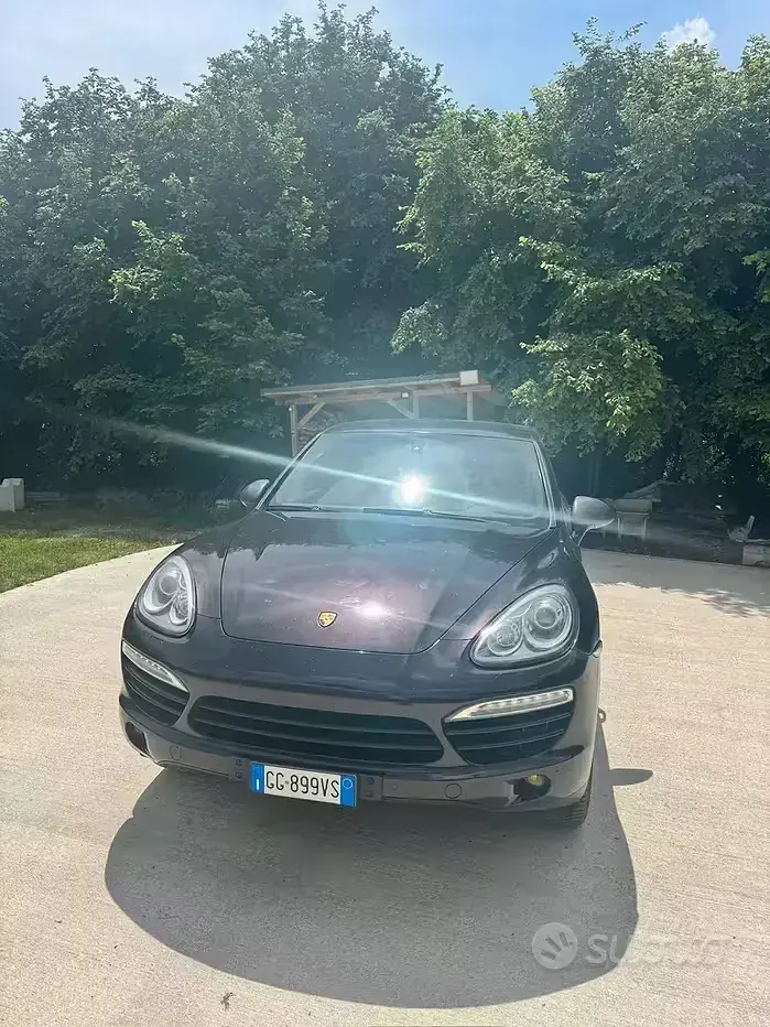 Usata Porsche Cayenne Platinum Edition 245 CV (180 kW) 2012 Viola SUV