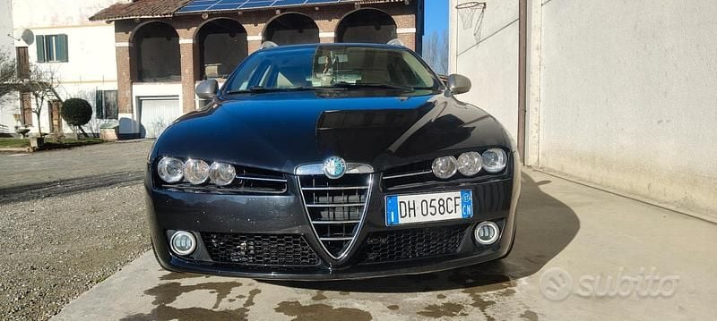 Usata 2007 Alfa Romeo 159 Station wagon | 3000 € (Buon prezzo) - Immagine 1/4