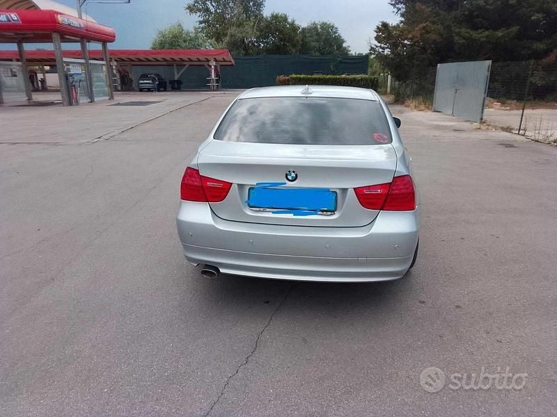 Usata BMW 316 123 CV (90 kW) 2011 Grigio Berlina