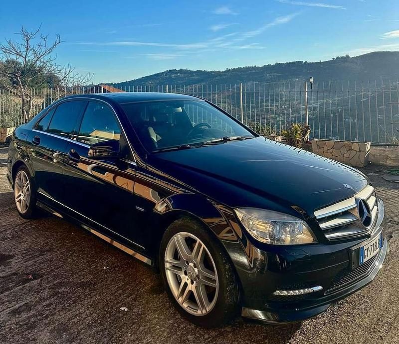 Usata Mercedes 220 170 CV (125 kW) 2010 Nero Berlina