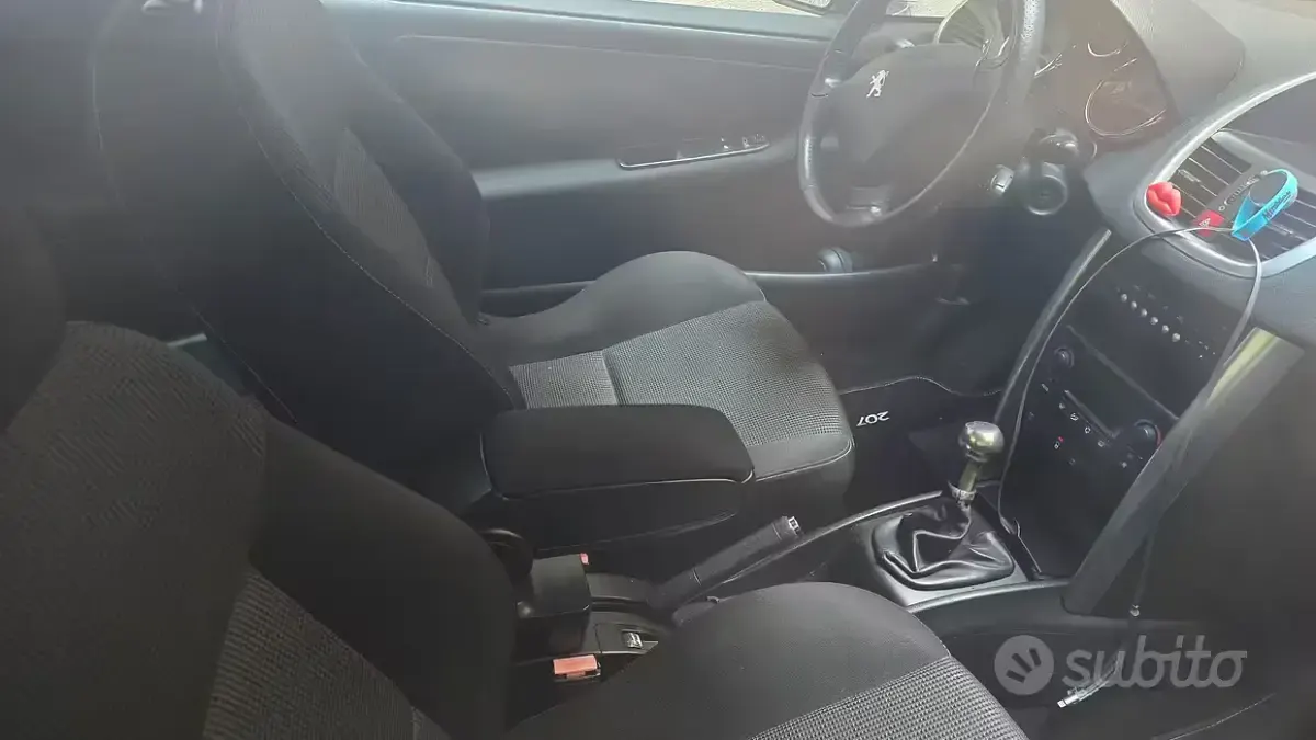 Usata Peugeot 207 CC 120 CV (88 kW) 2009 Grigio Cabrio