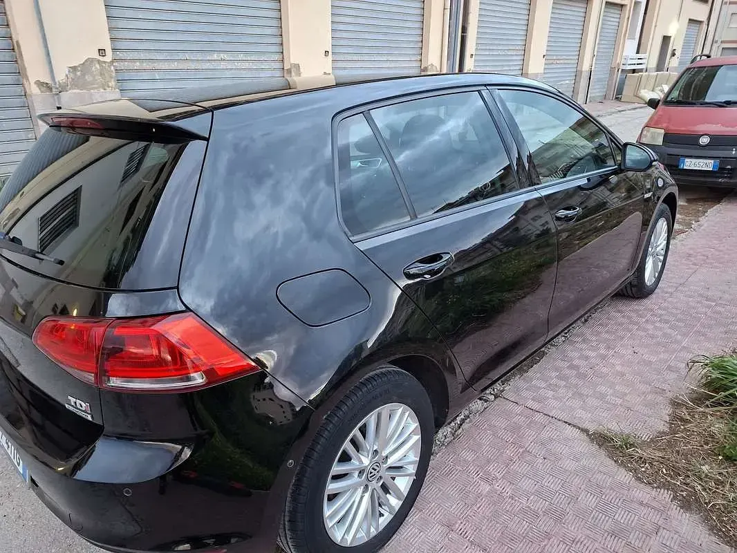Usata VW Golf VII Highline 105 CV (77 kW) 2014 Berlina