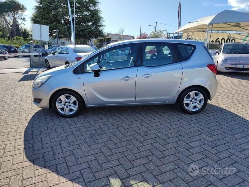Usata Opel Meriva Cosmo 101 CV (74 kW) 2014 Argento Monovolume