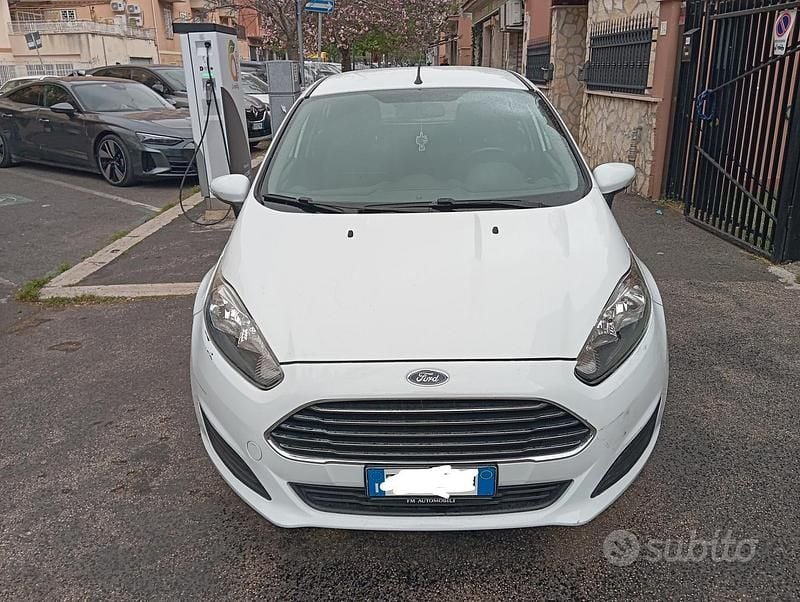 Usata Ford Fiesta 95 CV (69 kW) 2016 Bianco Berlina