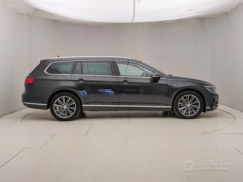 Begagnad VW Passat GT 218 HK (160 kW) 2019 Grå Kombi