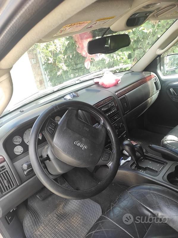 Usata Jeep Grand Cherokee 163 CV (119 kW) 2003 Grigio SUV