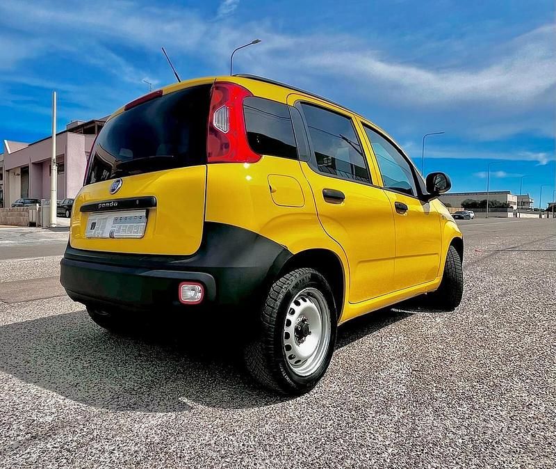 Usata Fiat Panda Pop 80 CV (58 kW) 2017 Giallo Furgone