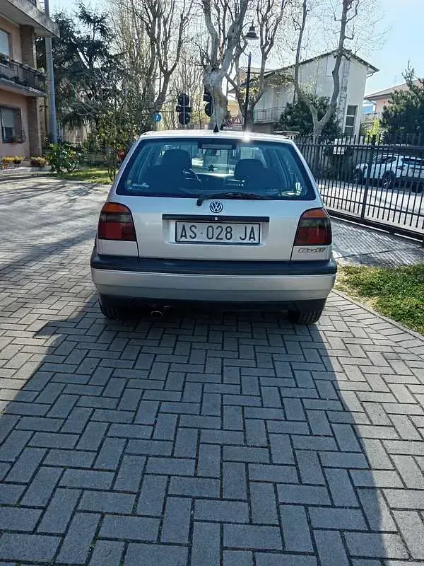 Usata VW Golf III 75 CV (55 kW) 1997 Berlina
