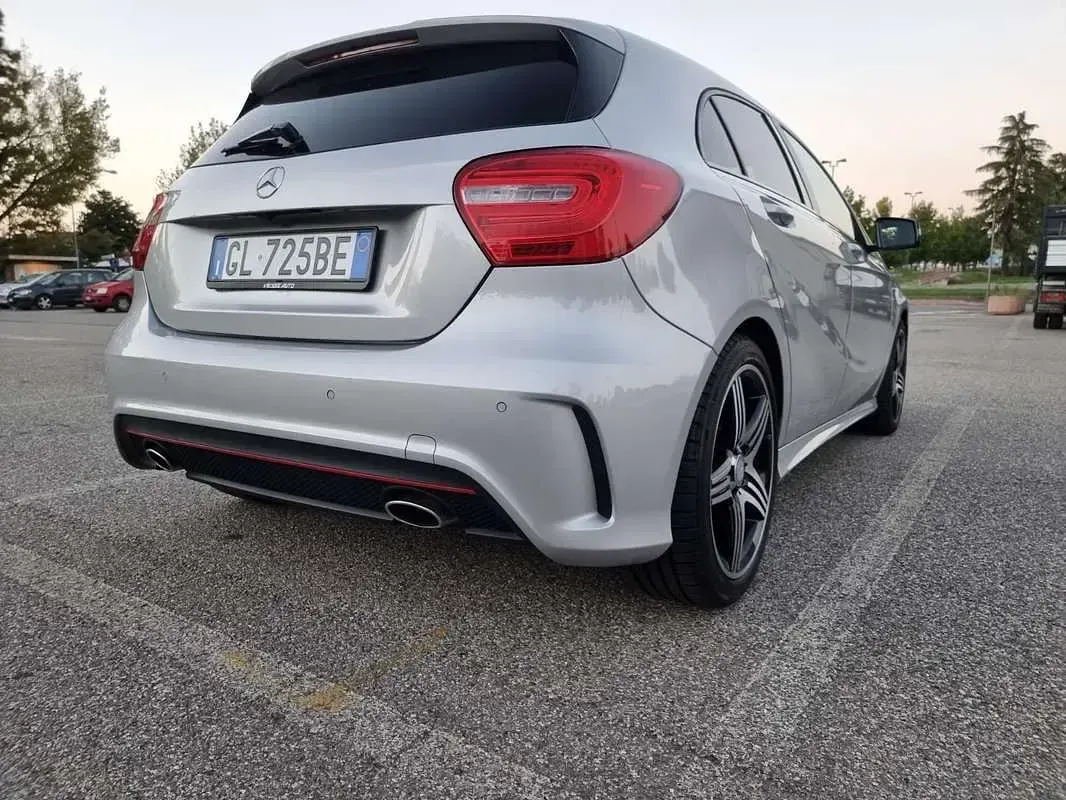 Usata Mercedes A250 Premium 211 CV (155 kW) 2013 Grigio Utilitaria