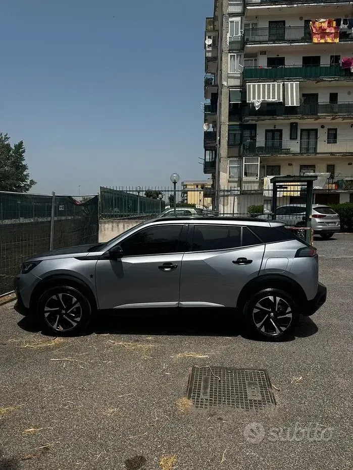 Usata Peugeot 2008 Allure 131 CV (96 kW) 2025 Grigio SUV