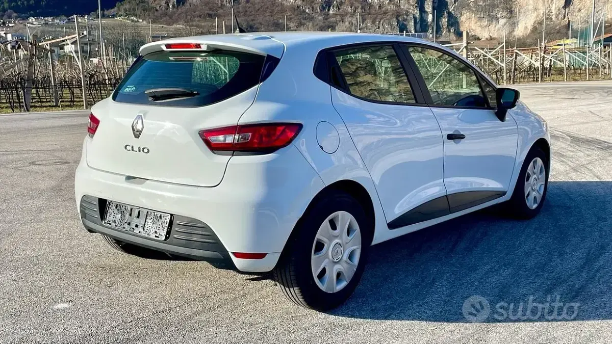 Usata Renault Clio IV 75 CV (55 kW) 2018 Bianco Berlina