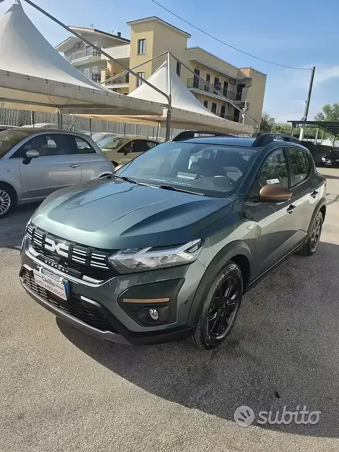 Usata Dacia Sandero Stepway 91 CV (66 kW) 2024 Verde Utilitaria