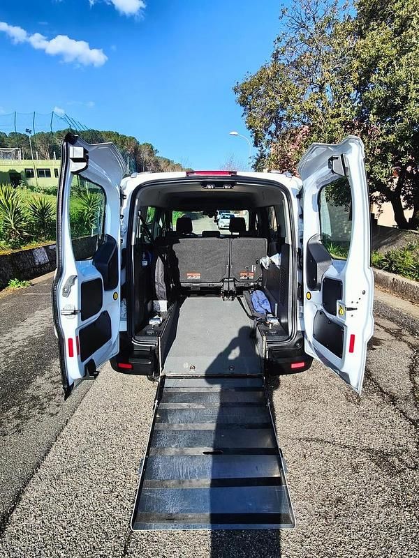 Usata Ford Tourneo Connect 120 CV (88 kW) 2015 Bianco Monovolume